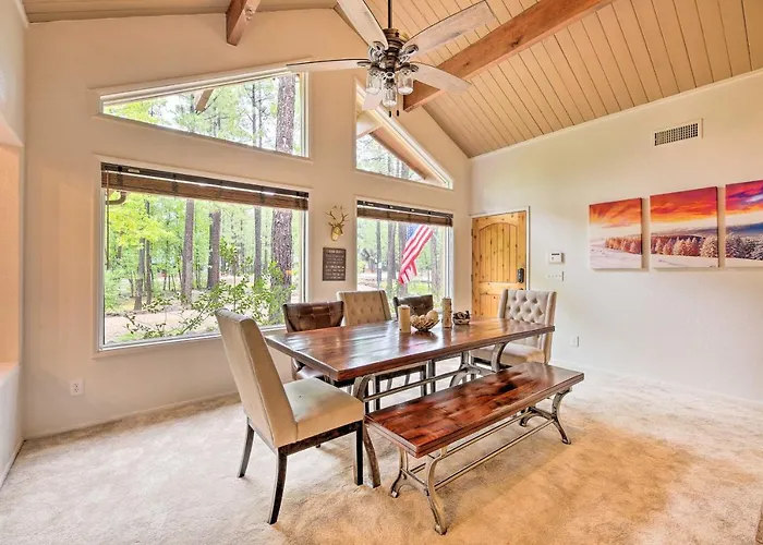 Wooded Yard, Gas Grill: Lush Retreat Holiday home Pinetop-Lakeside