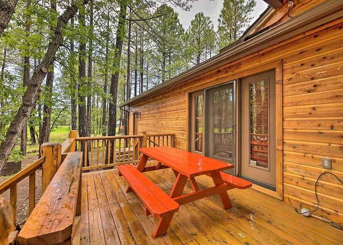 Wooded Yard, Gas Grill: Lush Retreat Holiday home Pinetop-Lakeside